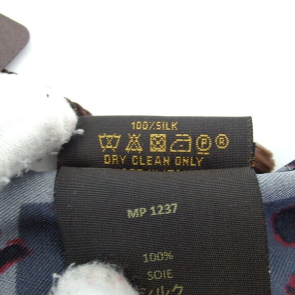 Authentic LOUIS VUITTON scarf silk [Used] - Picture 6 of 7